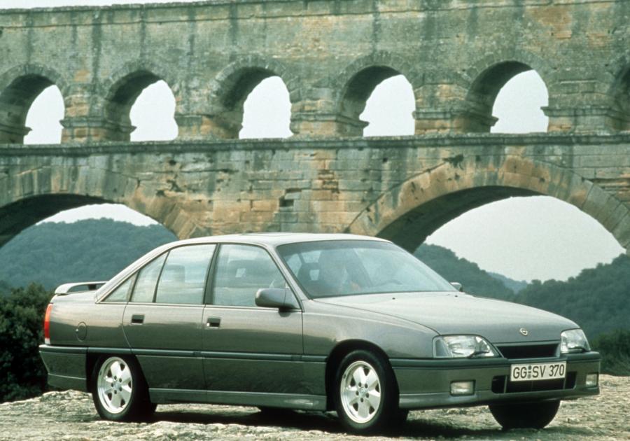  Opel Omega 3000 (A) 1987 года  (фото 17 из 29)